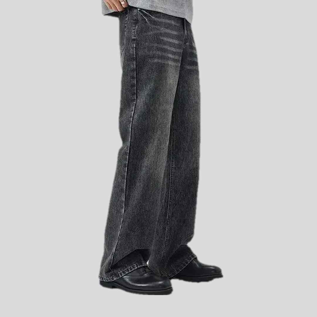 Fashionable bootcut creased men's jeans
