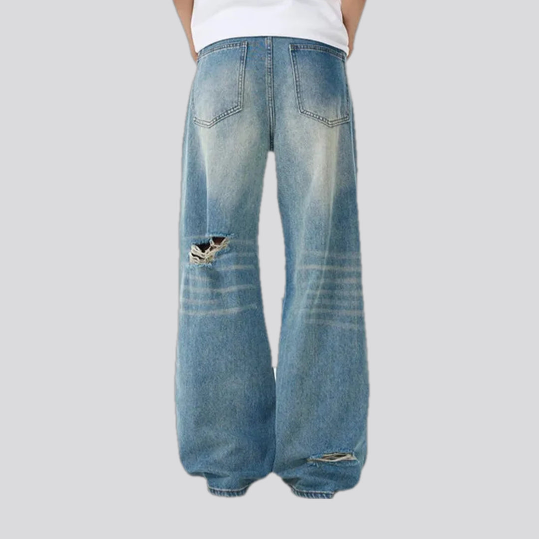 Slouchy stonewashed 90s men's jeans